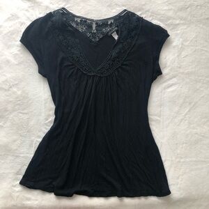 Sirens Black Lace-Trim Short Sleeve Women's Top